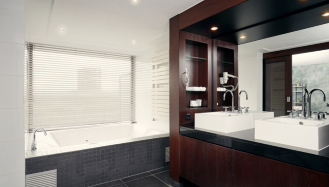 Honeymoon Suite Bathroom